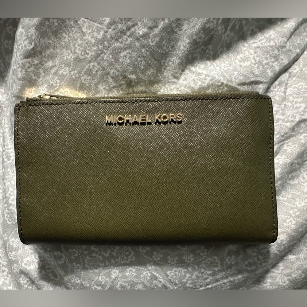 Micheal Kors wallet